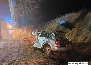 Zdjęcie pojazdu biorącego udział w zdarzeniu drogowym.