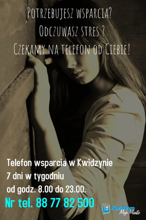 plakat do kampanii informacyjnej dotyczącej pomocy dzieciom w sytuacjach kryzysowych plakat w odcieniach brązu widać na nim opartą o ścianę dziewczynkę na górze plakatu jest napis potrzebujesz wsparcia odczuwasz stres czekamy na telefon od w dolnej części plakatu są informacje gdzie należy zadzwonić