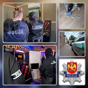 kolaż zdjęć na którym widać w prawym górnym okienku policjantkę i funkcjonariusza KAS przy zabezpieczonych automatach do gier w dolnym okienku widać również funkcjonariuszy KAS przy automatach następne okienko a w nim widać dłonie funkcjonariusza który liczy zabezpieczone pieniądze kolejne okienko to zdjęcie z zewnątrz na którym widać chodnik radiowóz KAS i wejście do budynku w dolnym rogu logo kwidzyńskiej policji